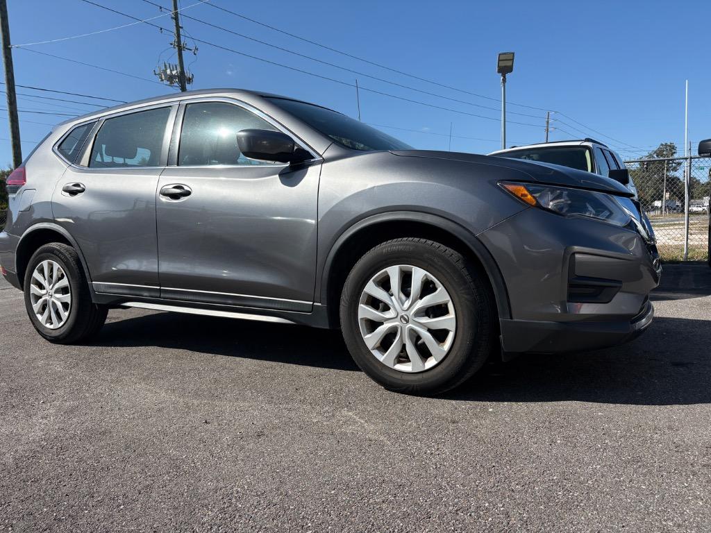 2018 Nissan Rogue S's photo