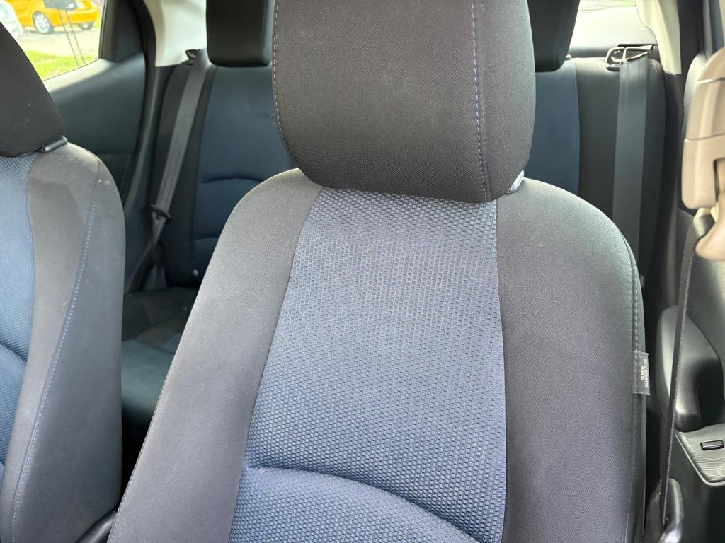 2019 Toyota Yaris LE - Photo 6