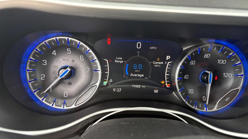 2024 Chrysler Pacifica Touring L - Photo 12