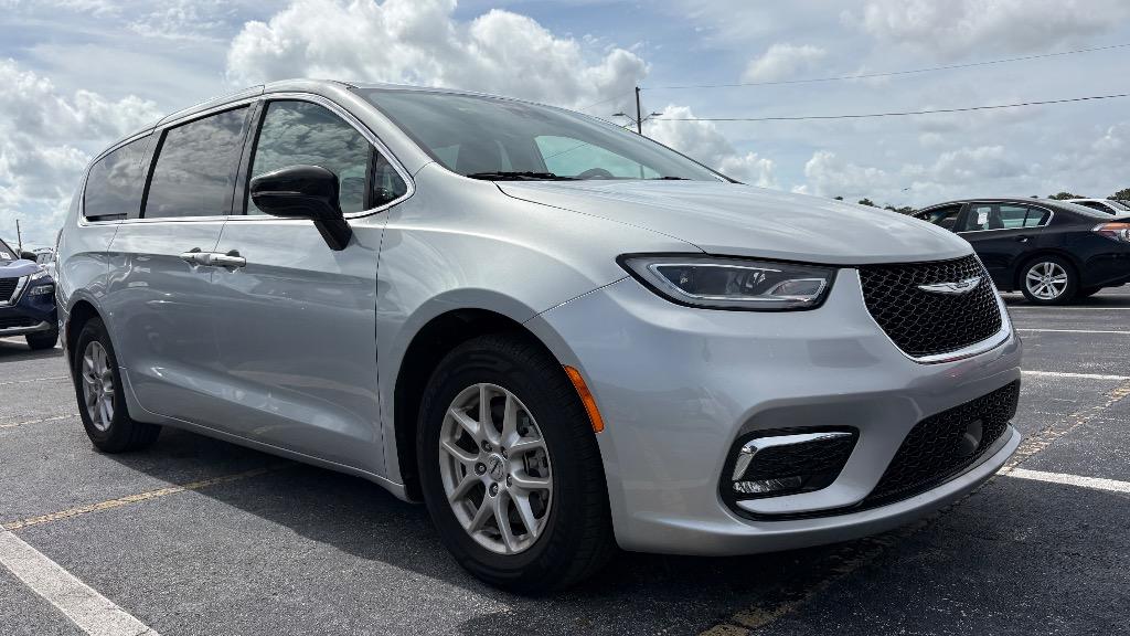 2024 Chrysler Pacifica